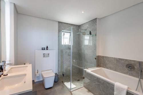 Three Bedroom Luxury Superior Apartment with Jacuzzi 301 image 10