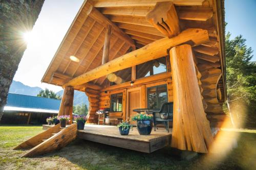 Bella Coola Grizzly Tours and Resort