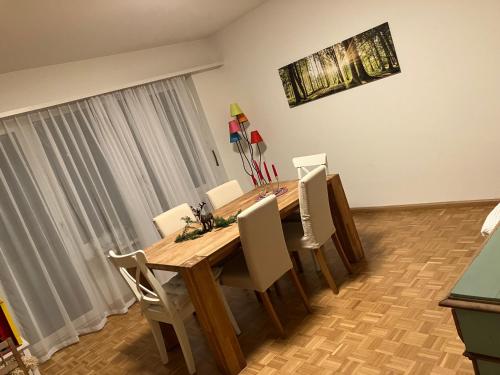 Felles stue/TV-område, Gemütliche Zimmer - nahe am EuroVisionContest (Gemutliche Zimmer - nahe am EuroVisionContest) in Riehen