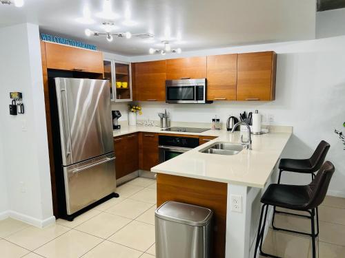 Classy 2BD 2BTH at Midblock with FREE PARKING, Miami (photo 9)