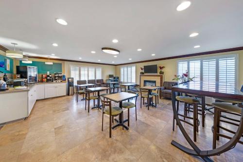 Best Western Harbour Inn & Suites Huntington - Sunset Beach in Huntington Beach, USA