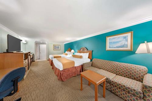 Best Western - Harbour Inn & Suites - image 12
