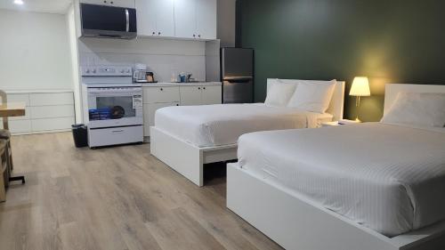 2 double beds