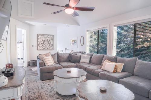 Dockside Manor - 16 F