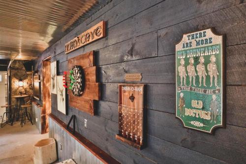 Dockside Manor - 16 F