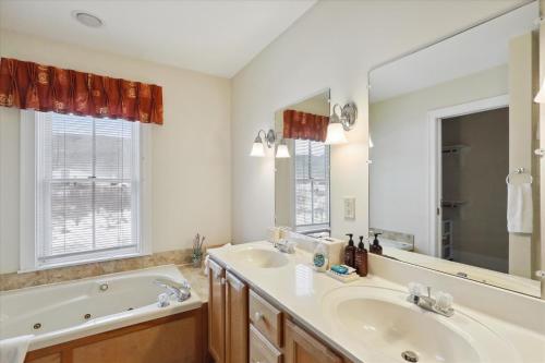 Northern Lights - image 6