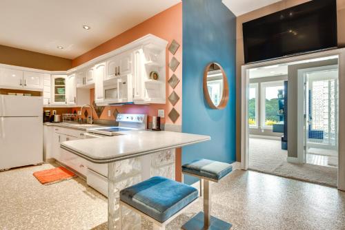 Modern Retreat with River View in Roswell! Modern Retreat with River View in Roswell!