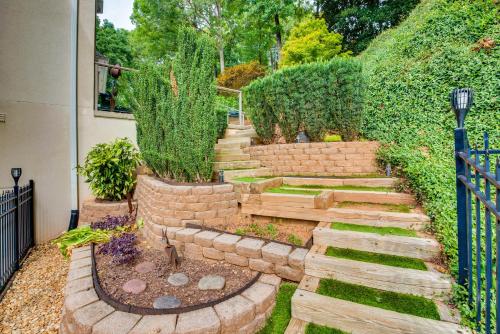 Modern Retreat with River View in Roswell! Modern Retreat with River View in Roswell!