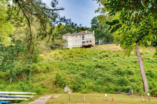 Modern Retreat with River View in Roswell! Modern Retreat with River View in Roswell!