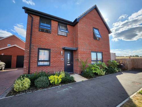 Rated 5 Star! Perfect For Business, Leisure And Relocation