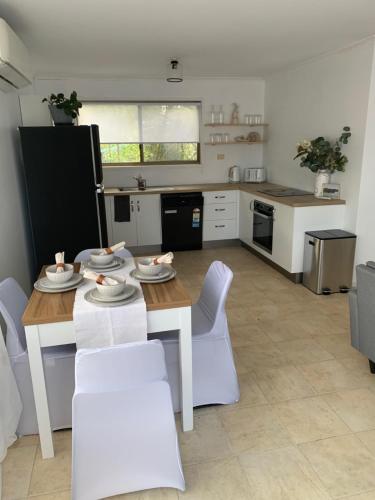 Konyha, Home Away From Home in Bushland Beach