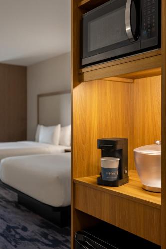 Queen Room with Two Queen Beds - Hearing Accessible