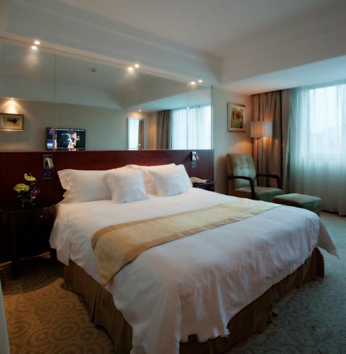 President Hotel President Hotel is a popular choice amongst travelers in Guangzhou, whether exploring or just passing through. The property offers a wide range of amenities and perks to ensure you have a great time. 