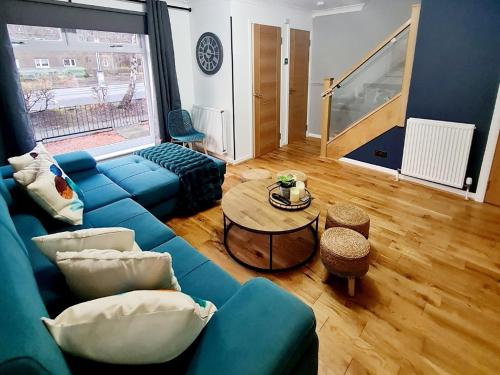 Bright 3BR walking distance to town - FREE parking, Glasgow (photo 8)