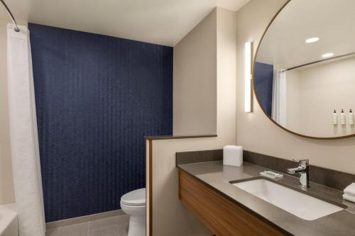 Fairfield by Marriott Inn & Suites Bethlehem PA - image 11