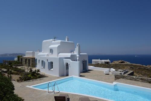Villa Crystal with Private Pool by Diles Villas – khách sạn tại Agios Stefanos