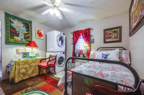 Lebanon Studio about 13 Mi to Bennett Springs! Lebanon Studio about 13 Mi to Bennett Springs!