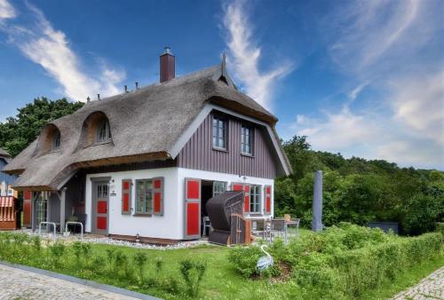 Ferienhaus Große Lage 16 Feriendorf Klein Stresow Rügen by ruyastay in Putbus, Deutschland