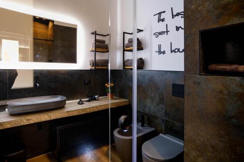 دش, LM industrial apartment & suite in University Area