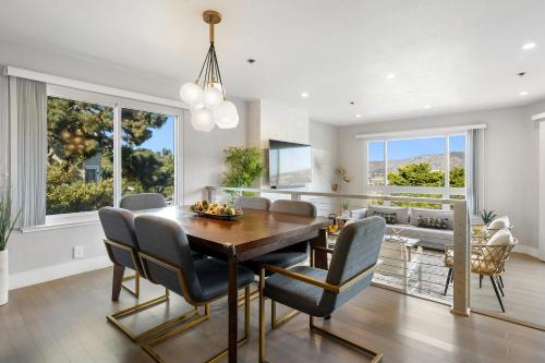Serene Home on the Hill with amazing view! near SF Serene Home on the Hill with amazing view! near SF