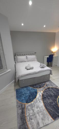 Family Friendly fully refurbished 3 bedroom, 3 bathroom property in London, Londýn