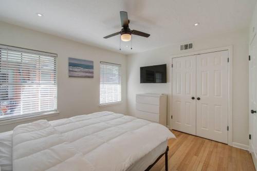 Fun Game Room with Arcade Getaway Fun Game Room with Arcade Getaway
