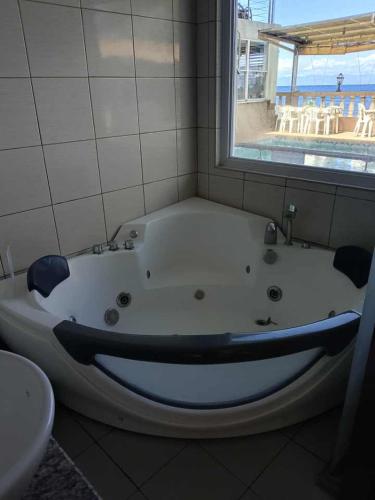 Ocean Breeze Resort in Toledo City