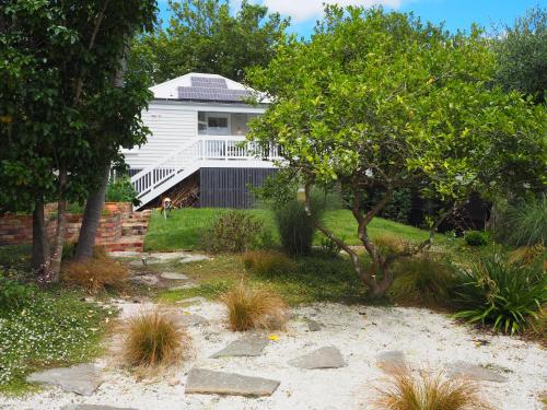 Grey Lynn Villa with Sky Tower View