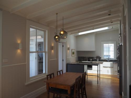 Grey Lynn Villa with Sky Tower View