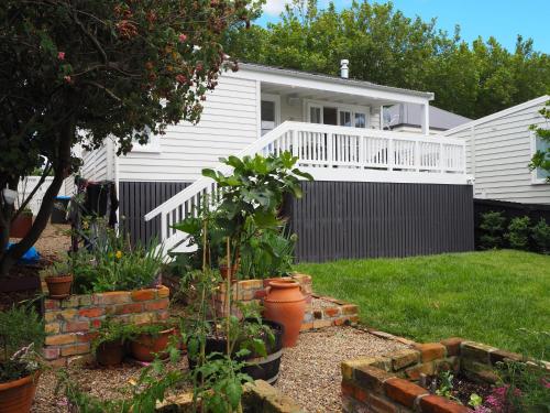 Grey Lynn Villa with Sky Tower View