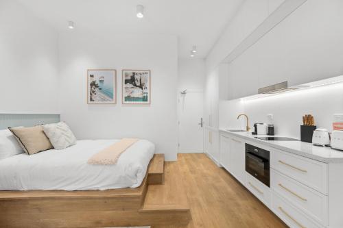 Kitchen, Luxe Central Studio 2 - Close to Randwick in Maroubra