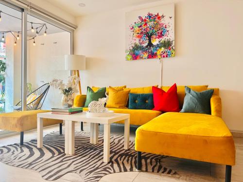 Espectacular departamento/estacionamiento, 3 TV’s