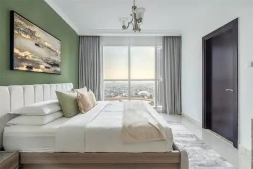 Magnificiant 1BR Apartment in Court Tower with Canal View, Dubai (Foto 3)