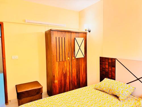 Cozy & Modern 2-Bedroom Apt - image 11