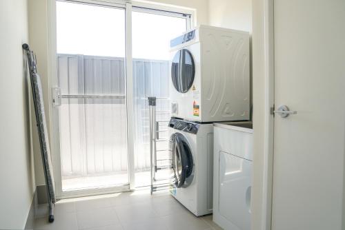 StayAU 5BRM Coastal Retreat for Families Baldivis