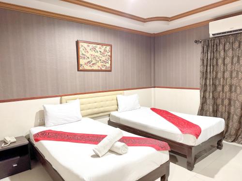 2 twin beds