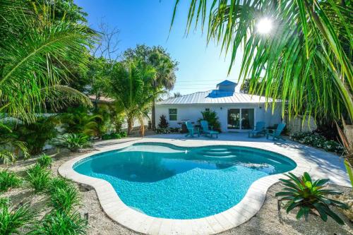 Walking on Sunshine image