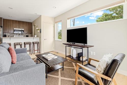 Stunning Guesthouse - Walk EVERYWHERE! Sleeps 6! - image 11