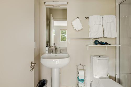 Stunning Guesthouse - Walk EVERYWHERE! Sleeps 6! - image 13