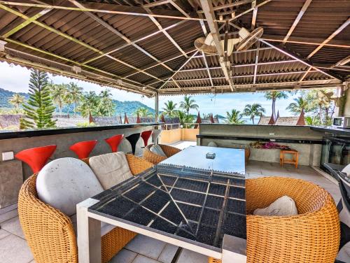 Balcony/terrace, Blue Lion Small Pool Villa - by KohChangVillas in Klong Son