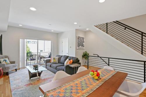 Rooftop Townhome | Walk to Sloan’s Lake & Stadium in Denver, USA