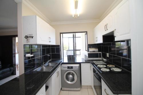 Kitchen, Surf Bay Sands 35 in Windsor on Sea