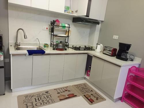 Küche, Bela Getaway Homes Executive one bedroom Apartment in Athi River