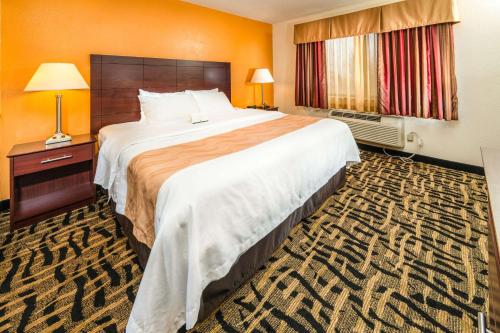 Quality Inn & Suites in Danville, USA