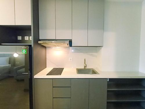 Comfort Studio at 10th Floor Mataram City Apartment By Travelio, Kejayan (foto 7)