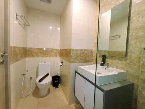 Comfort Studio at 10th Floor Mataram City Apartment By Travelio, Kejayan (foto 4)