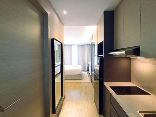 Comfort Studio at 10th Floor Mataram City Apartment By Travelio, Kejayan (foto 2)