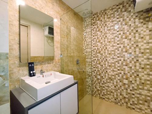 Comfort Studio at 10th Floor Mataram City Apartment By Travelio, Kejayan (foto 9)