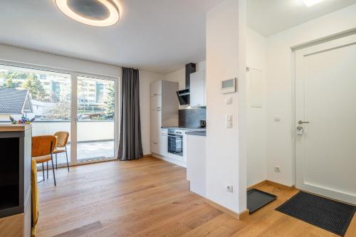 Konyha, Modernes Studio mit sonniger Dachterrasse in Telfs