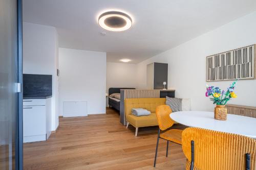 Modernes Studio mit sonniger Dachterrasse in Telfs